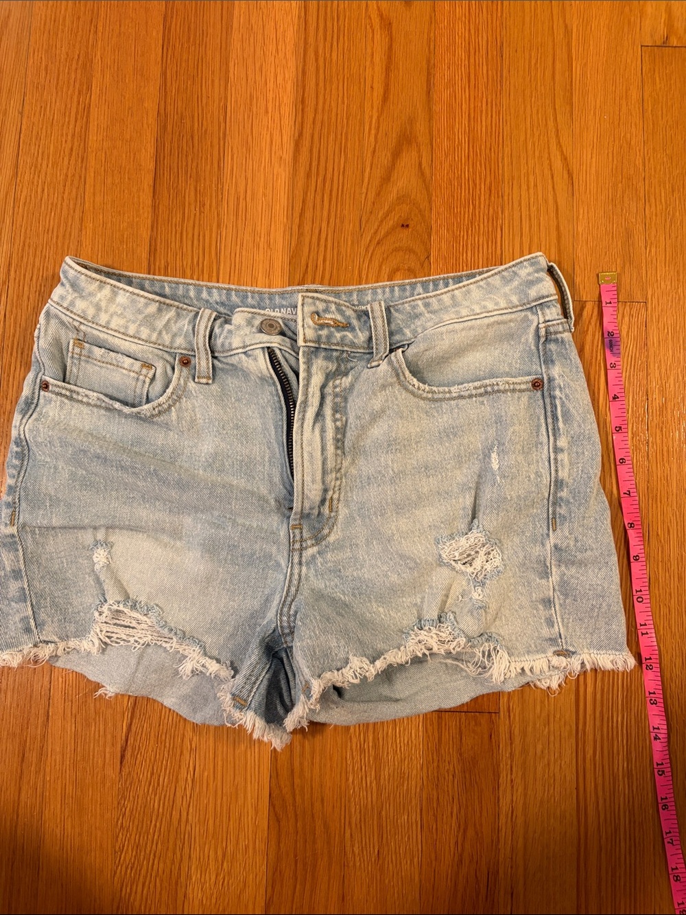 Old Navy Size 8 Light Blue Distressed Women’s Denim Shorts